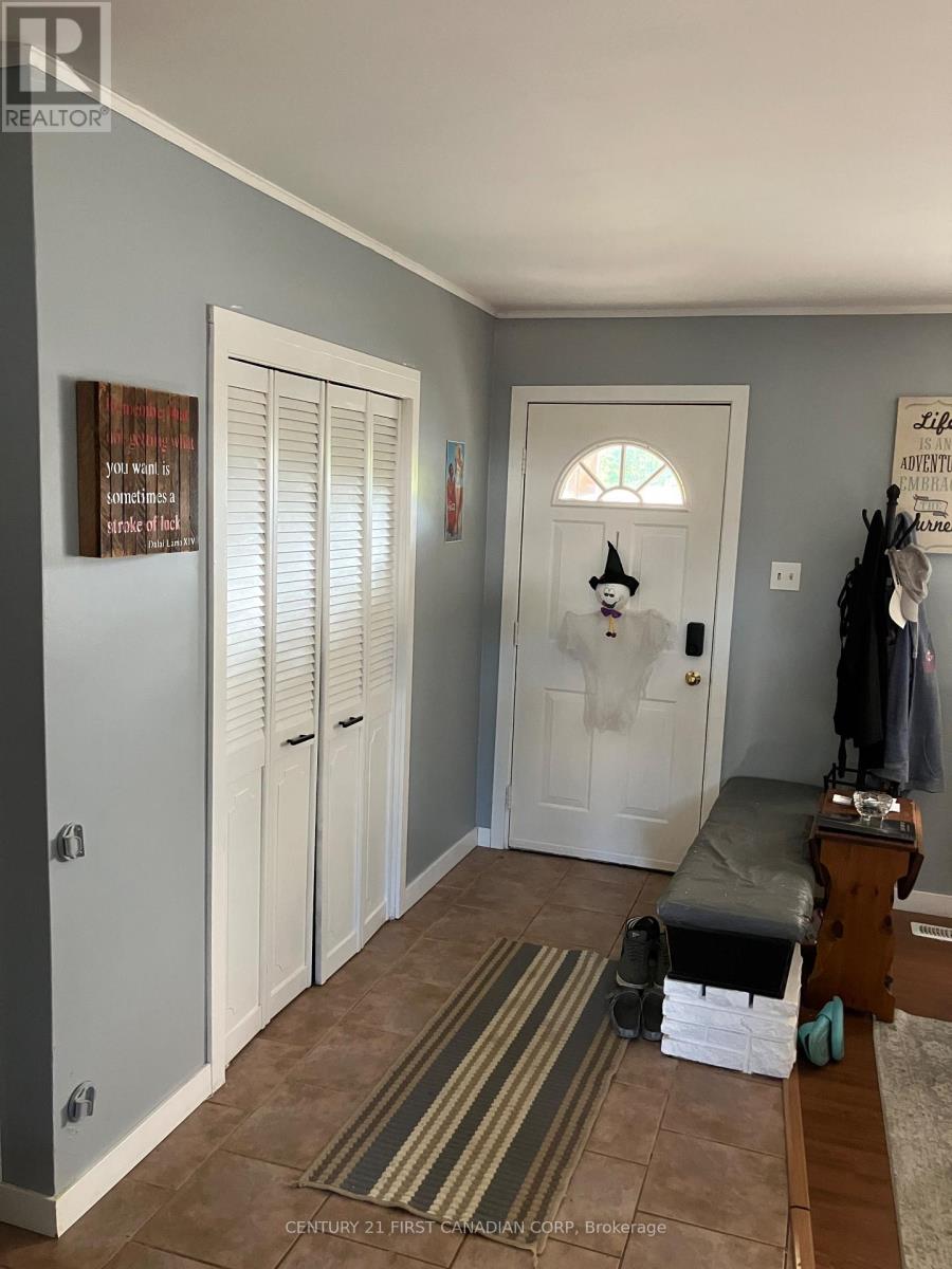 63 Hawkesbury Avenue, London East, Ontario  N5V 2K2 - Photo 8 - X12527890