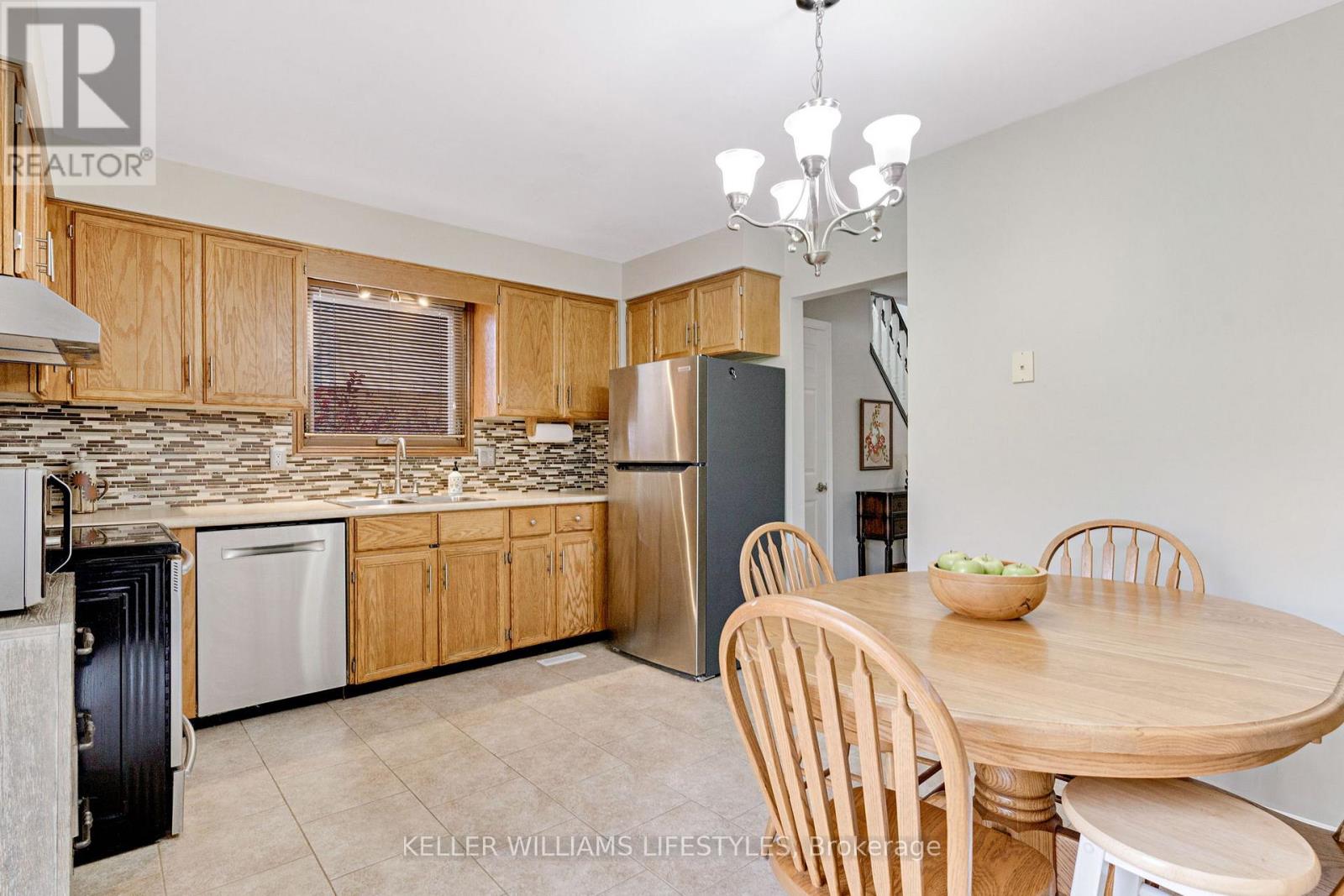 175 Walmer Gardens, London North, Ontario  N6G 4H3 - Photo 11 - X12527968