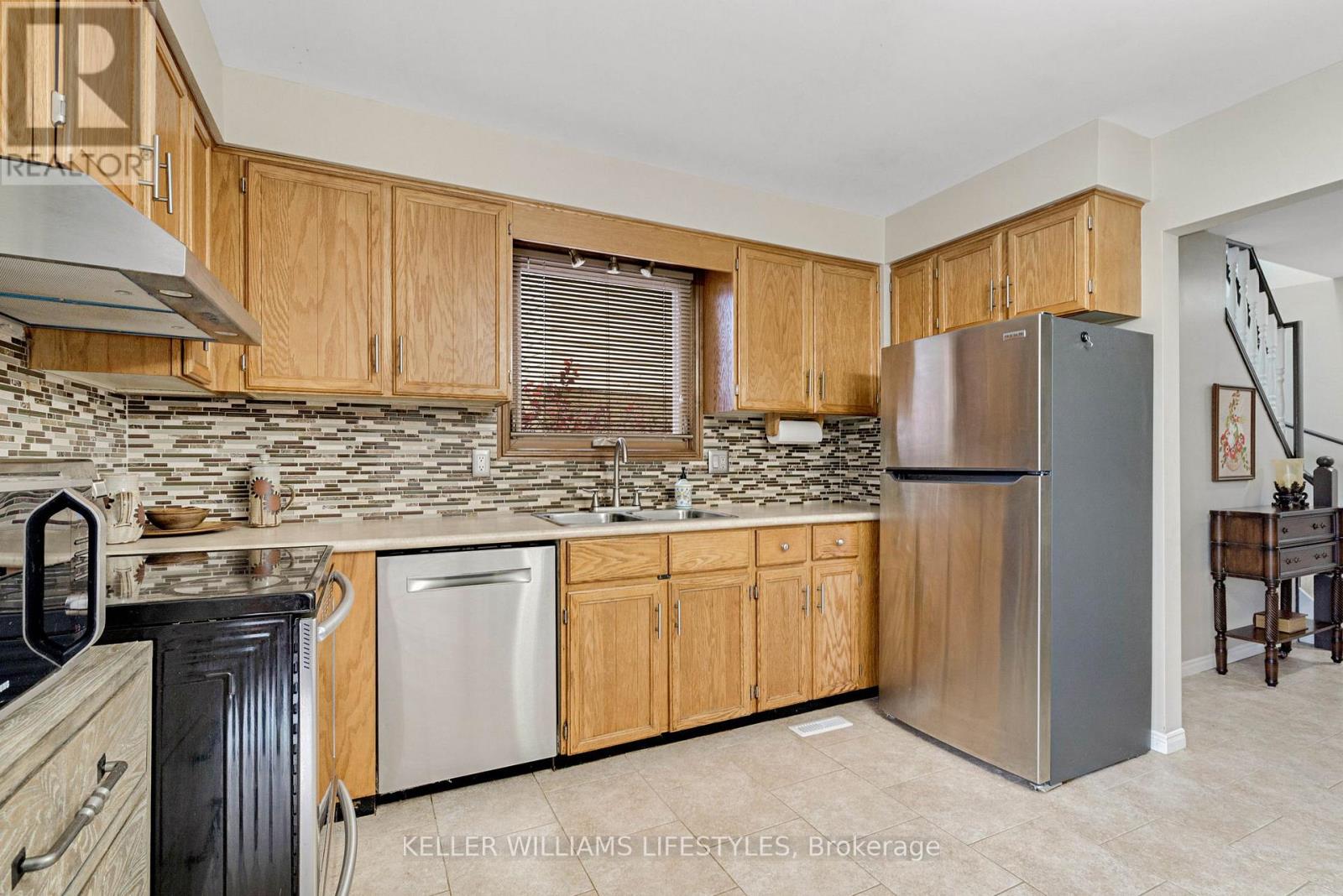 175 Walmer Gardens, London North, Ontario  N6G 4H3 - Photo 12 - X12527968