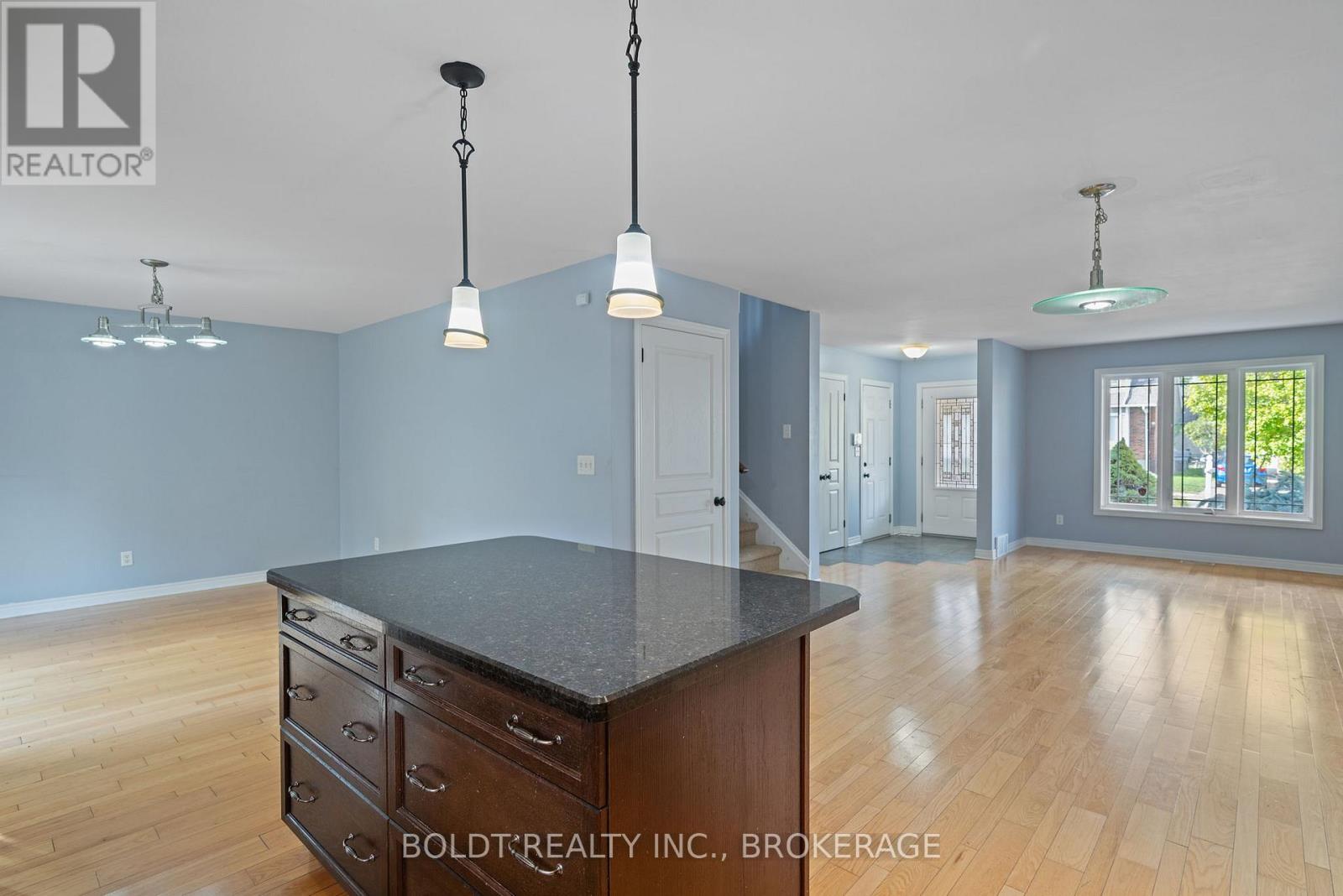 34 Fitzgerald Street E, St. Catharines, Ontario  L2R 0A4 - Photo 17 - X12489150