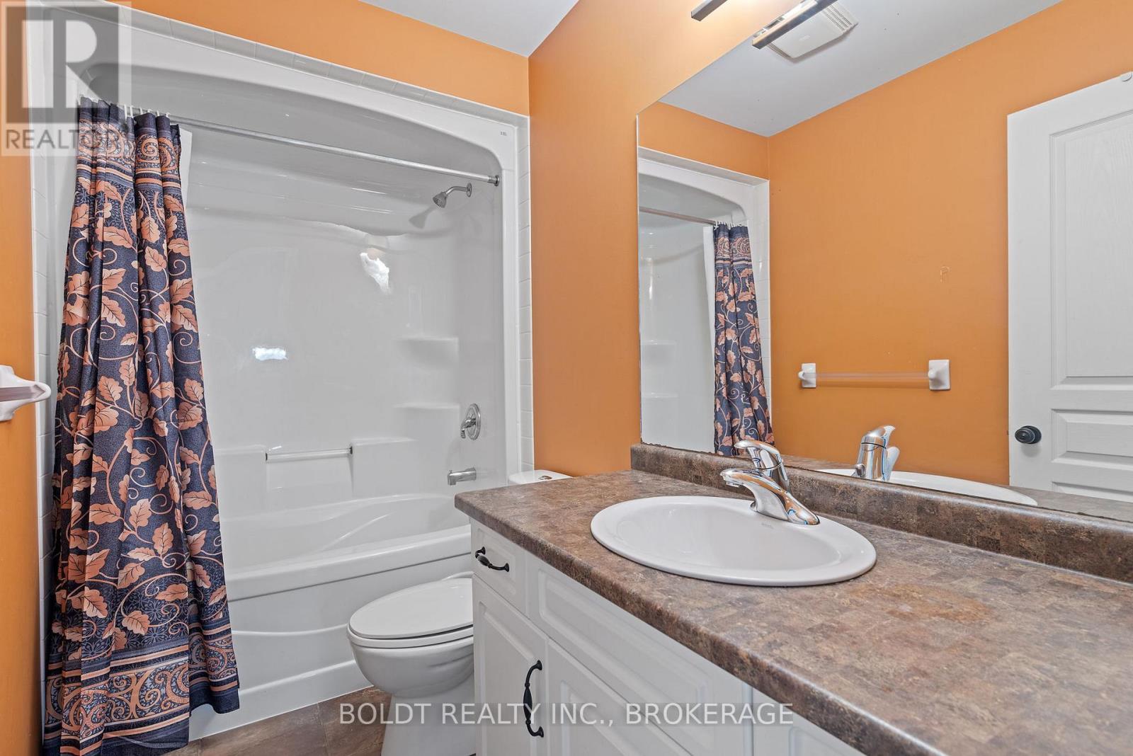 34 Fitzgerald Street E, St. Catharines, Ontario  L2R 0A4 - Photo 30 - X12489150