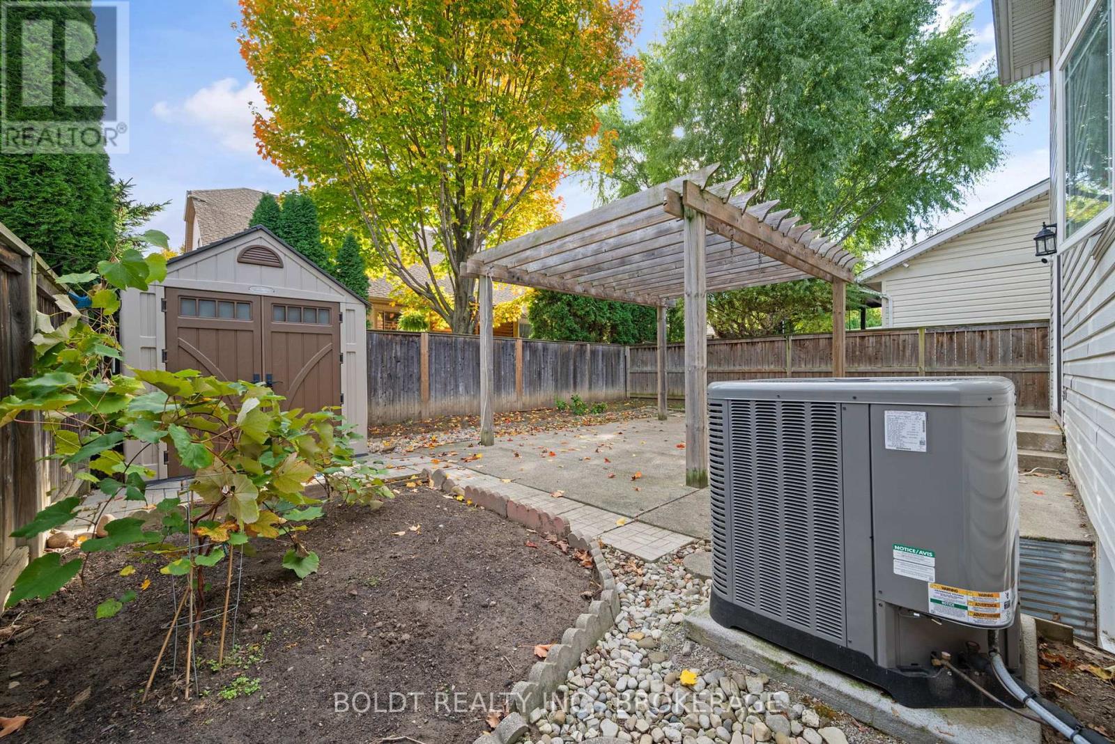 34 Fitzgerald Street E, St. Catharines, Ontario  L2R 0A4 - Photo 38 - X12489150