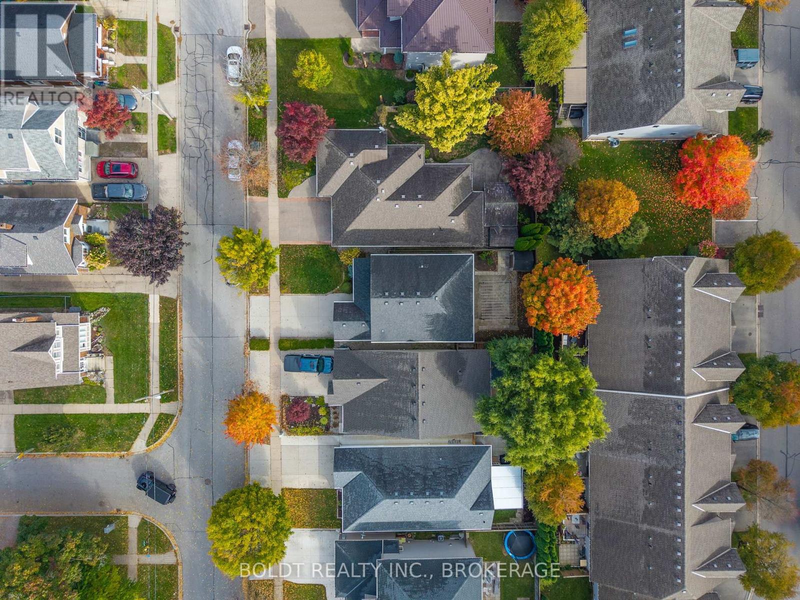 34 Fitzgerald Street E, St. Catharines, Ontario  L2R 0A4 - Photo 4 - X12489150