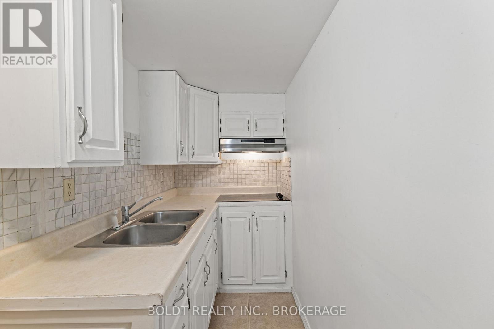 34 Fitzgerald Street E, St. Catharines, Ontario  L2R 0A4 - Photo 37 - X12489150