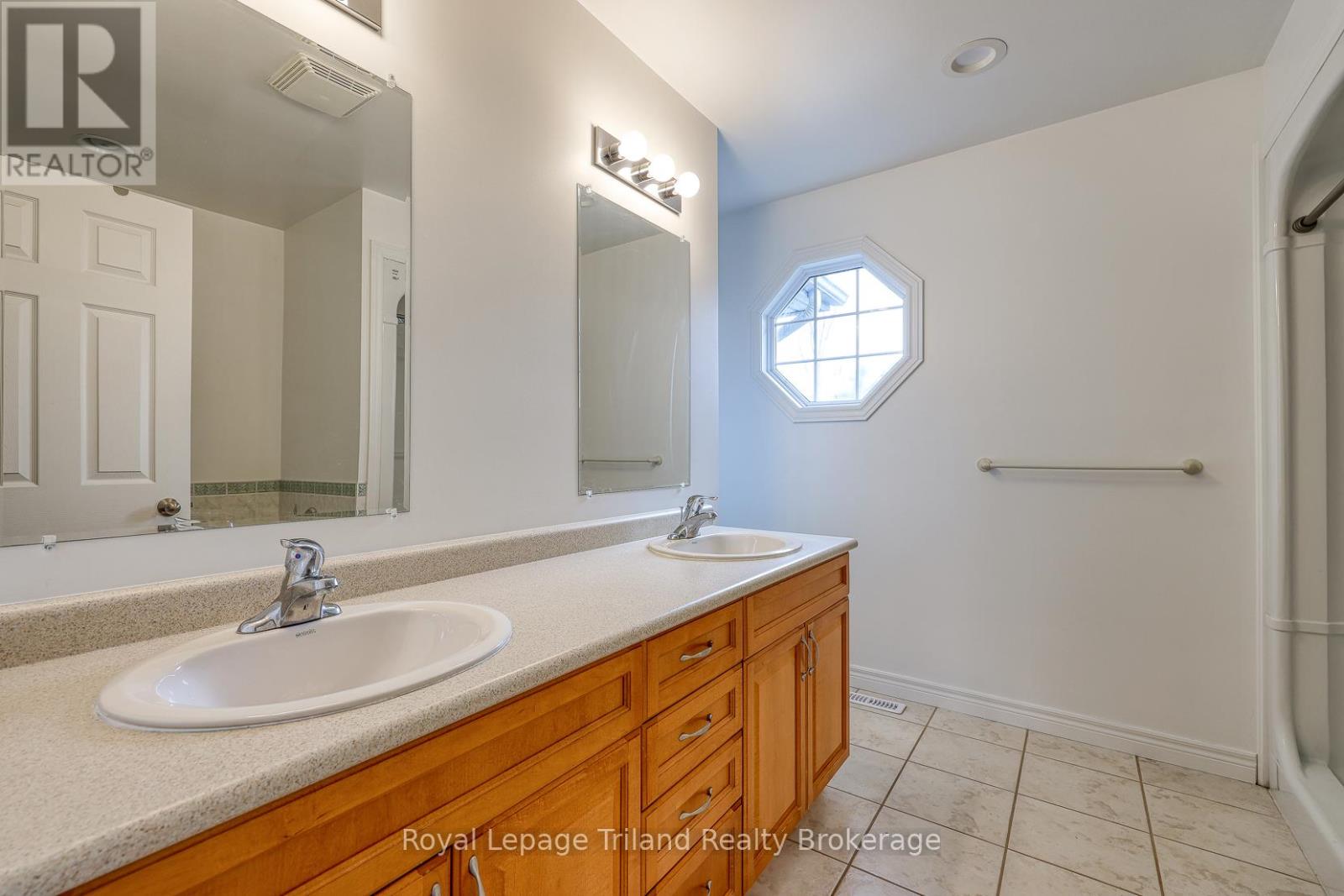 93 Finch Avenue, Woodstock, Ontario N4T 1T7 - Photo 32 - X12526850