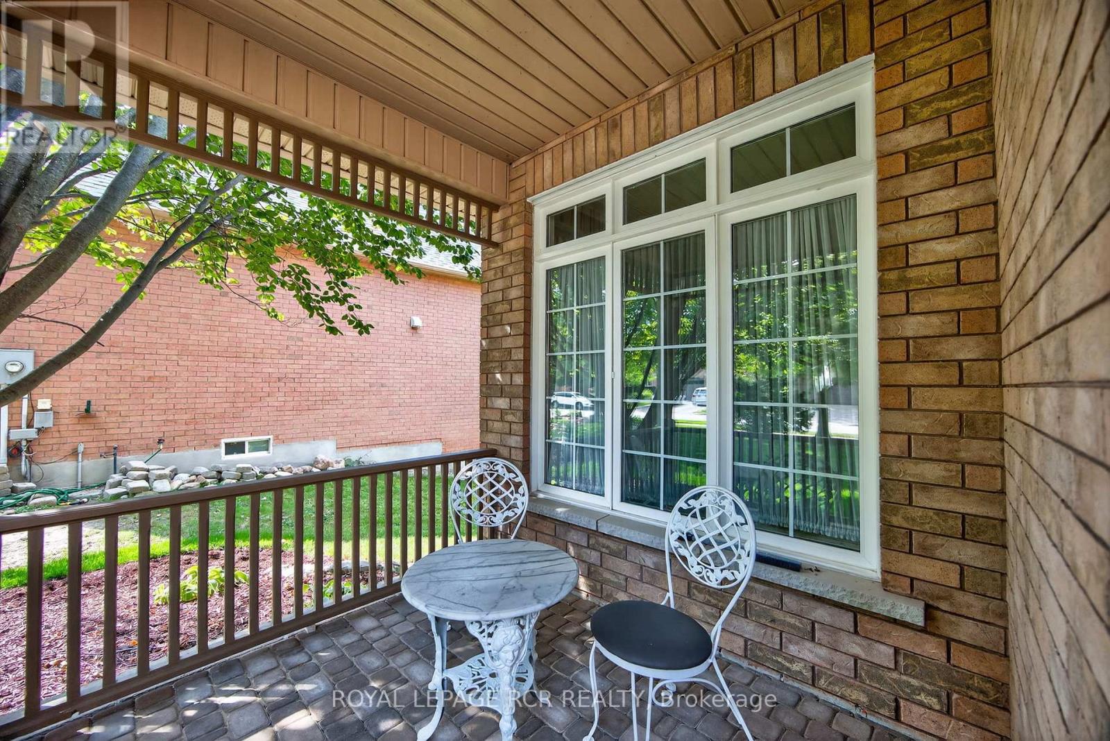 932 Shadrach Drive, Newmarket, Ontario  L3X 2H4 - Photo 5 - N12527748