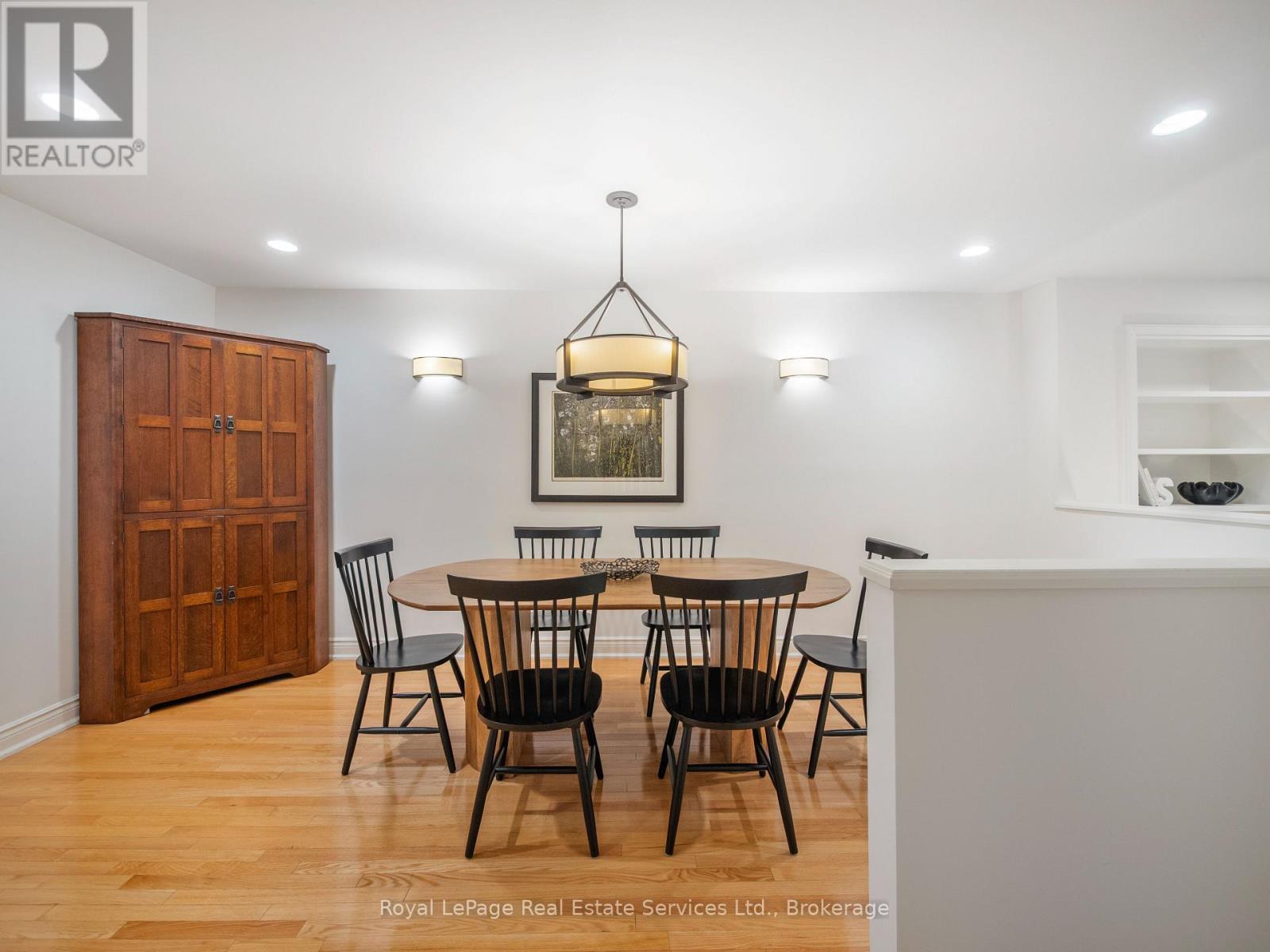 81 Brant Street, Oakville, Ontario  L6K 2Z5 - Photo 12 - W12527804