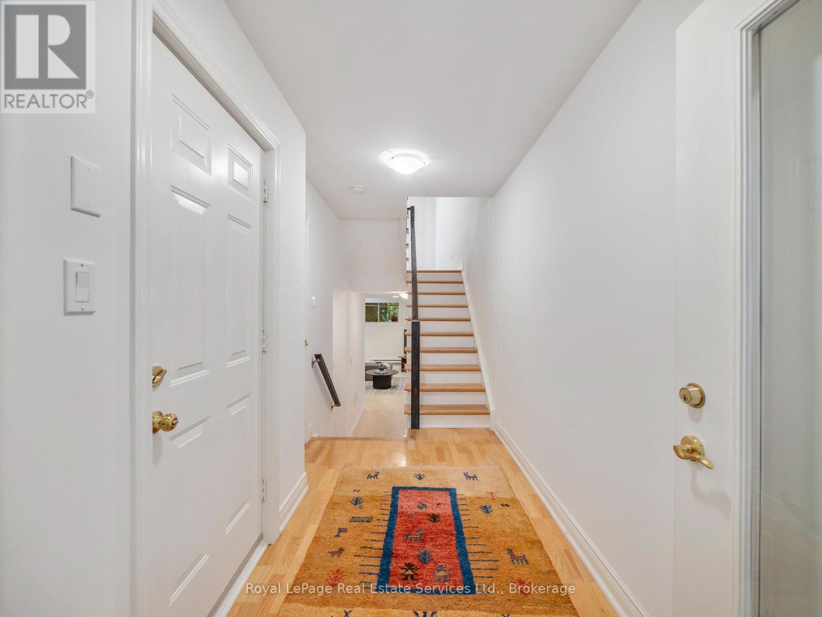 81 Brant Street, Oakville, Ontario  L6K 2Z5 - Photo 3 - W12527804