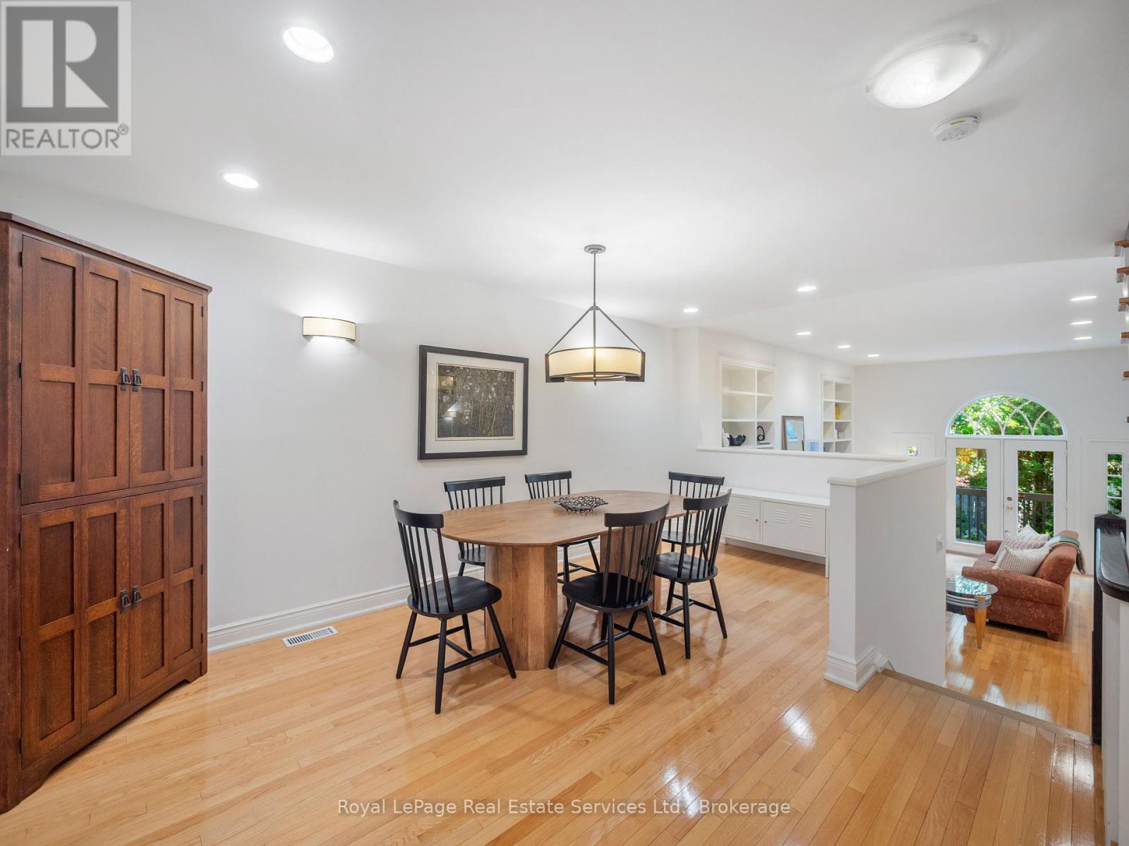 81 Brant Street, Oakville, Ontario  L6K 2Z5 - Photo 10 - W12527880