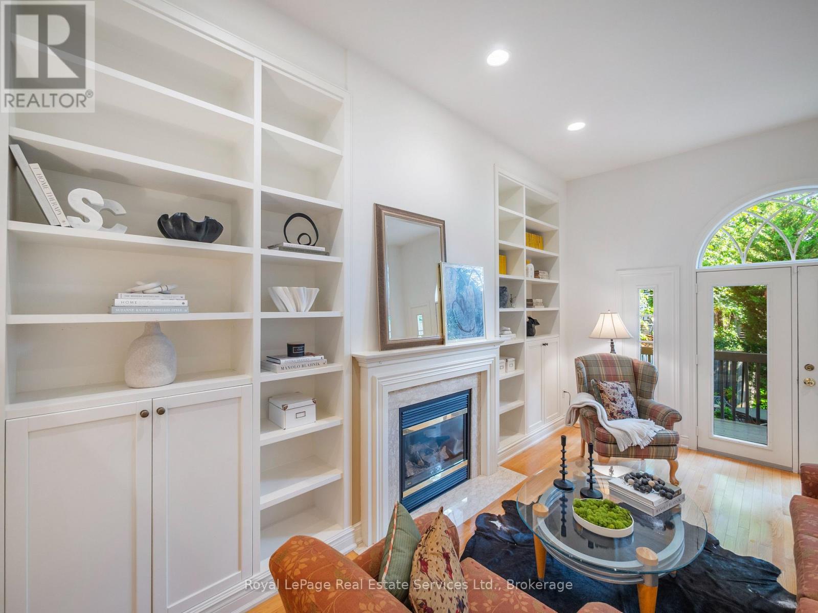 81 Brant Street, Oakville, Ontario  L6K 2Z5 - Photo 8 - W12527880