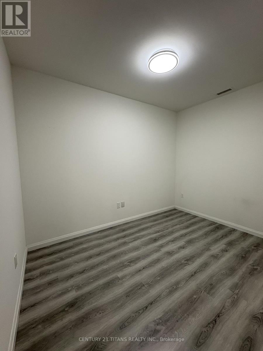 Ph16 - 181 Elmira Road S, Guelph, Ontario N1K 0E4 - Photo 8 - X12495230