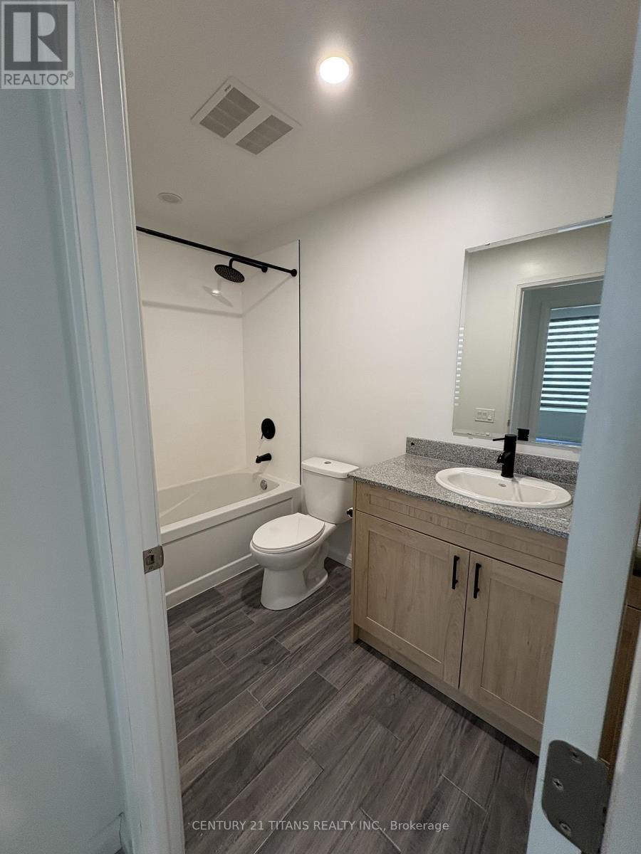 Ph16 - 181 Elmira Road S, Guelph, Ontario N1K 0E4 - Photo 5 - X12495230