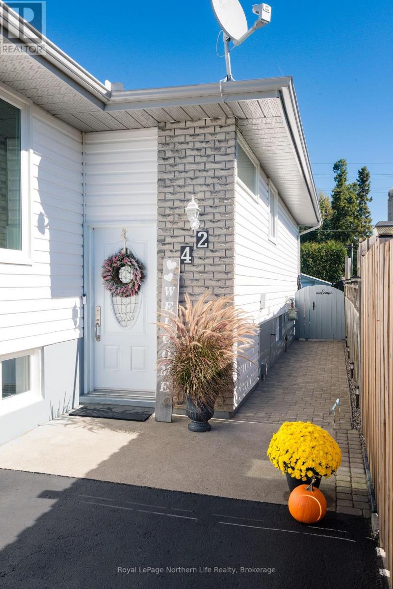 42 Balmoral Crescent, North Bay, Ontario  P1A 4H5 - Photo 4 - X12527974