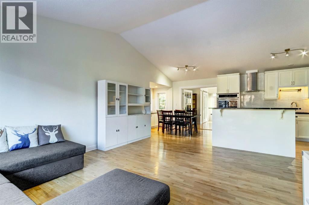 317 Pioneer Road, Canmore, Alberta  T1W 1E8 - Photo 5 - A2269334