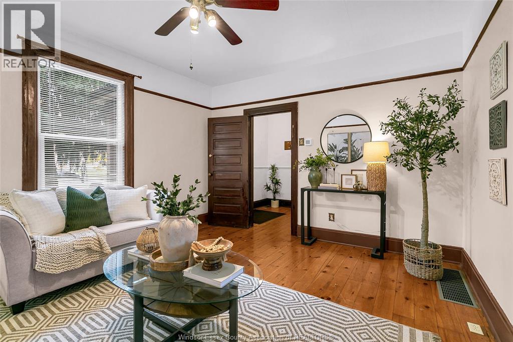 1086 Monmouth, Windsor, Ontario  N8Y 3L7 - Photo 4 - 25028431