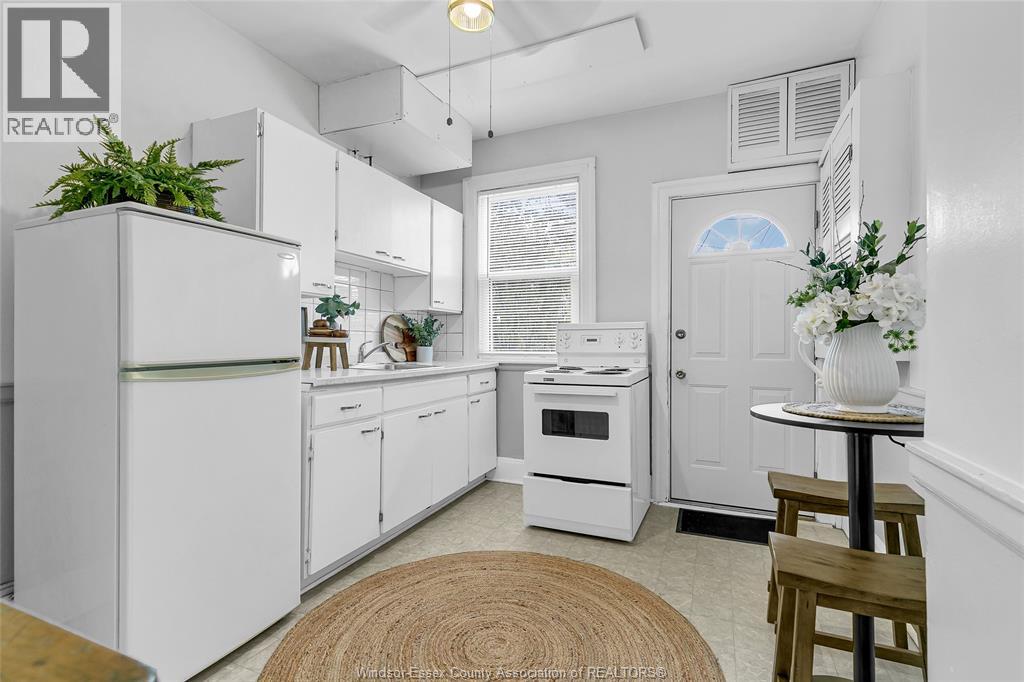 1086 Monmouth, Windsor, Ontario  N8Y 3L7 - Photo 8 - 25028431