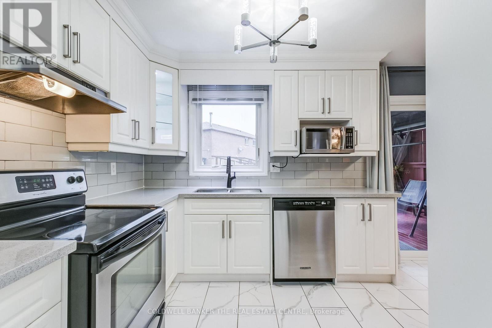 78 Stanwell Drive, Brampton, Ontario  L6Z 3Z2 - Photo 11 - W12527678