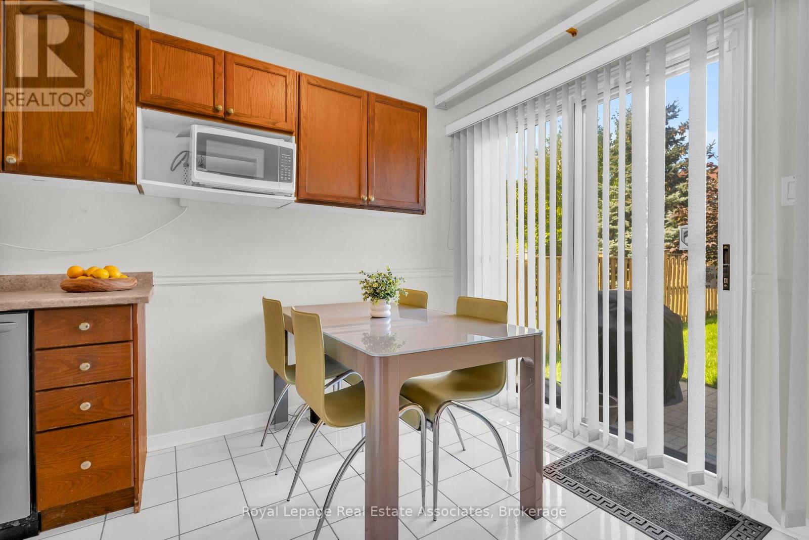 2543 Scarth Court, Mississauga, Ontario  L5M 5L2 - Photo 14 - W12527724