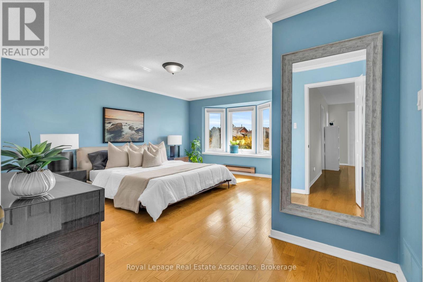 2543 Scarth Court, Mississauga, Ontario  L5M 5L2 - Photo 16 - W12527724