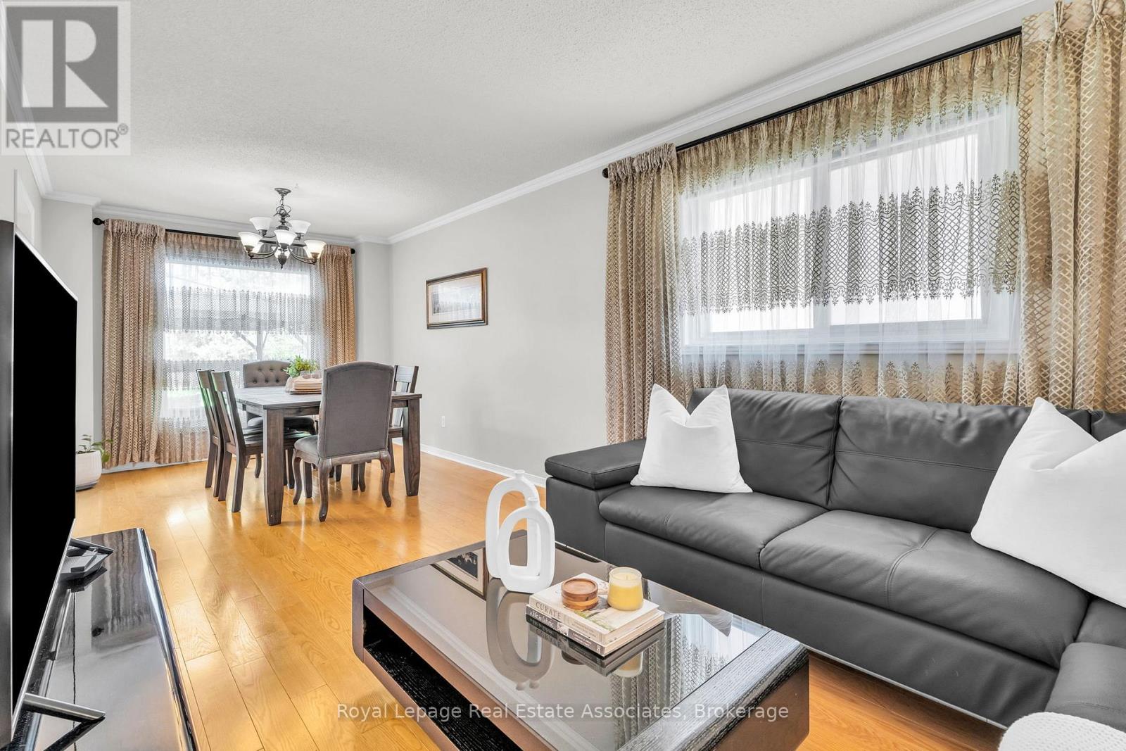2543 Scarth Court, Mississauga, Ontario  L5M 5L2 - Photo 6 - W12527724