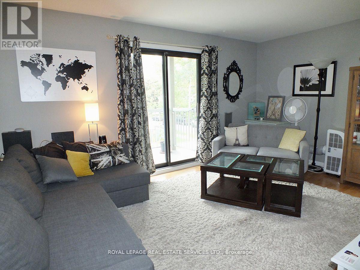 3 - 2329 Belyea Street, Oakville, Ontario  L6L 1N4 - Photo 3 - W12527728