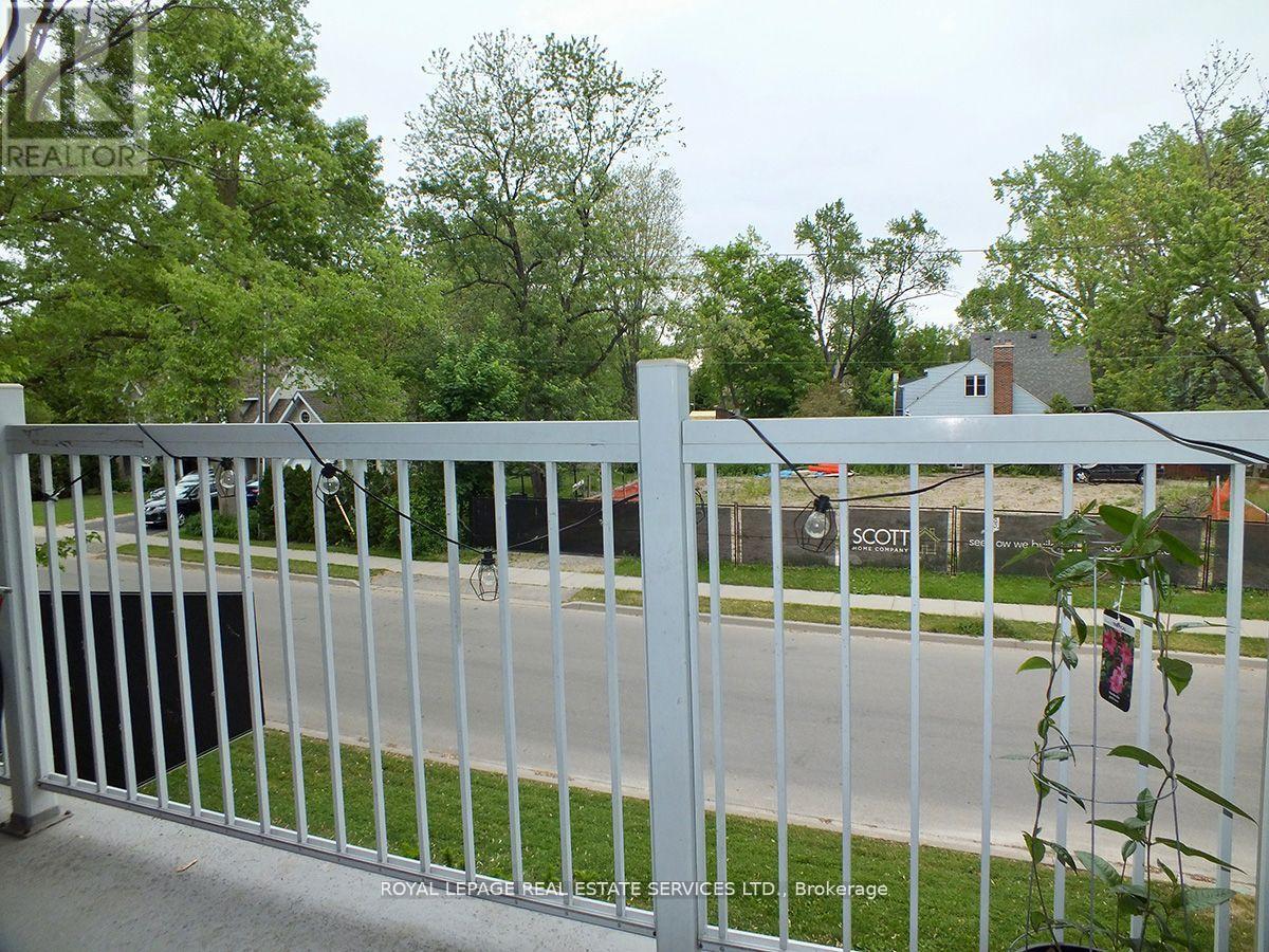 3 - 2329 Belyea Street, Oakville, Ontario  L6L 1N4 - Photo 5 - W12527728