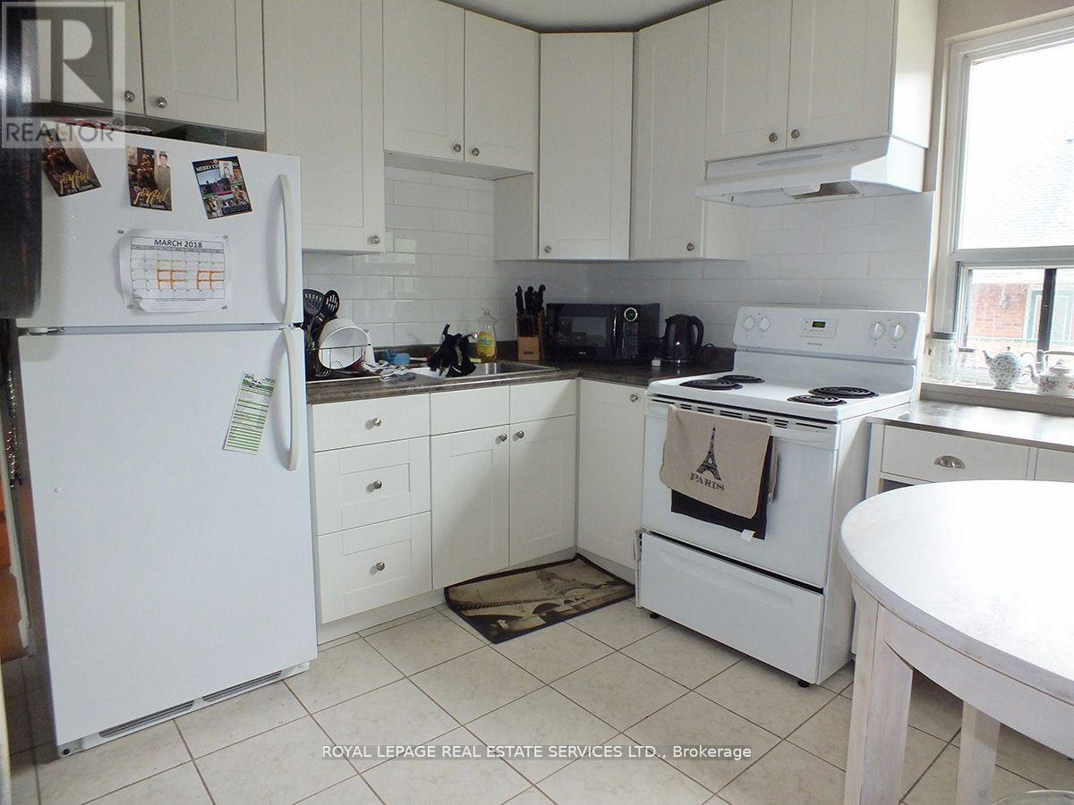 3 - 2329 Belyea Street, Oakville, Ontario  L6L 1N4 - Photo 7 - W12527728