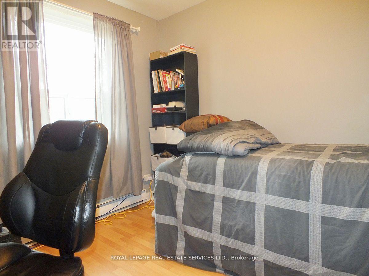 3 - 2329 Belyea Street, Oakville, Ontario  L6L 1N4 - Photo 9 - W12527728