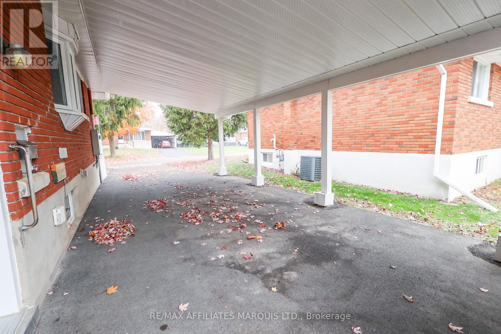 1212 Osborne Avenue, Cornwall, Ontario  K6J 1K9 - Photo 8 - X12527980