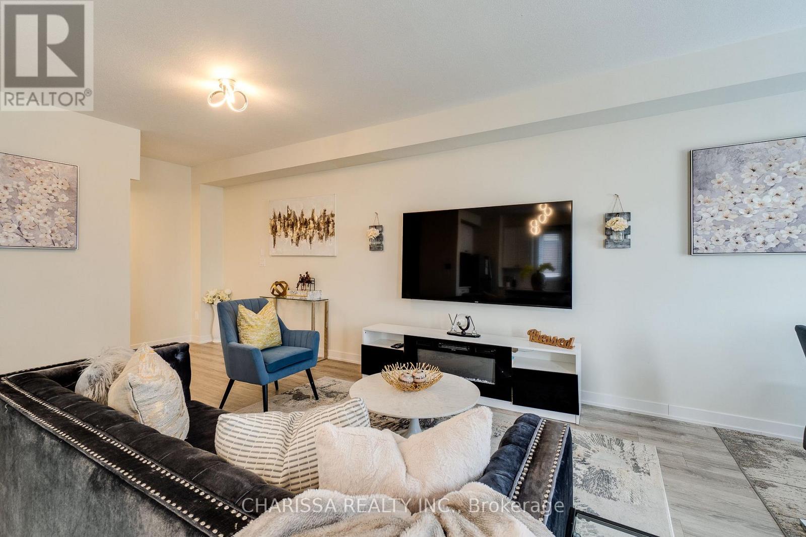 98 - 590 North Service Road, Hamilton, Ontario  L8E 0K5 - Photo 12 - X12527726