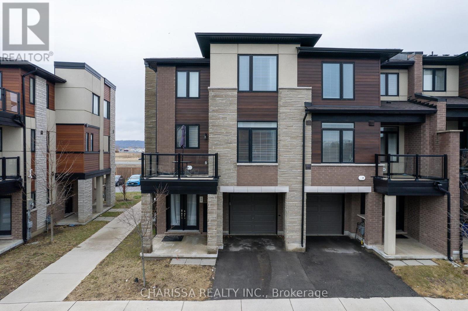 98 - 590 North Service Road, Hamilton, Ontario  L8E 0K5 - Photo 2 - X12527726