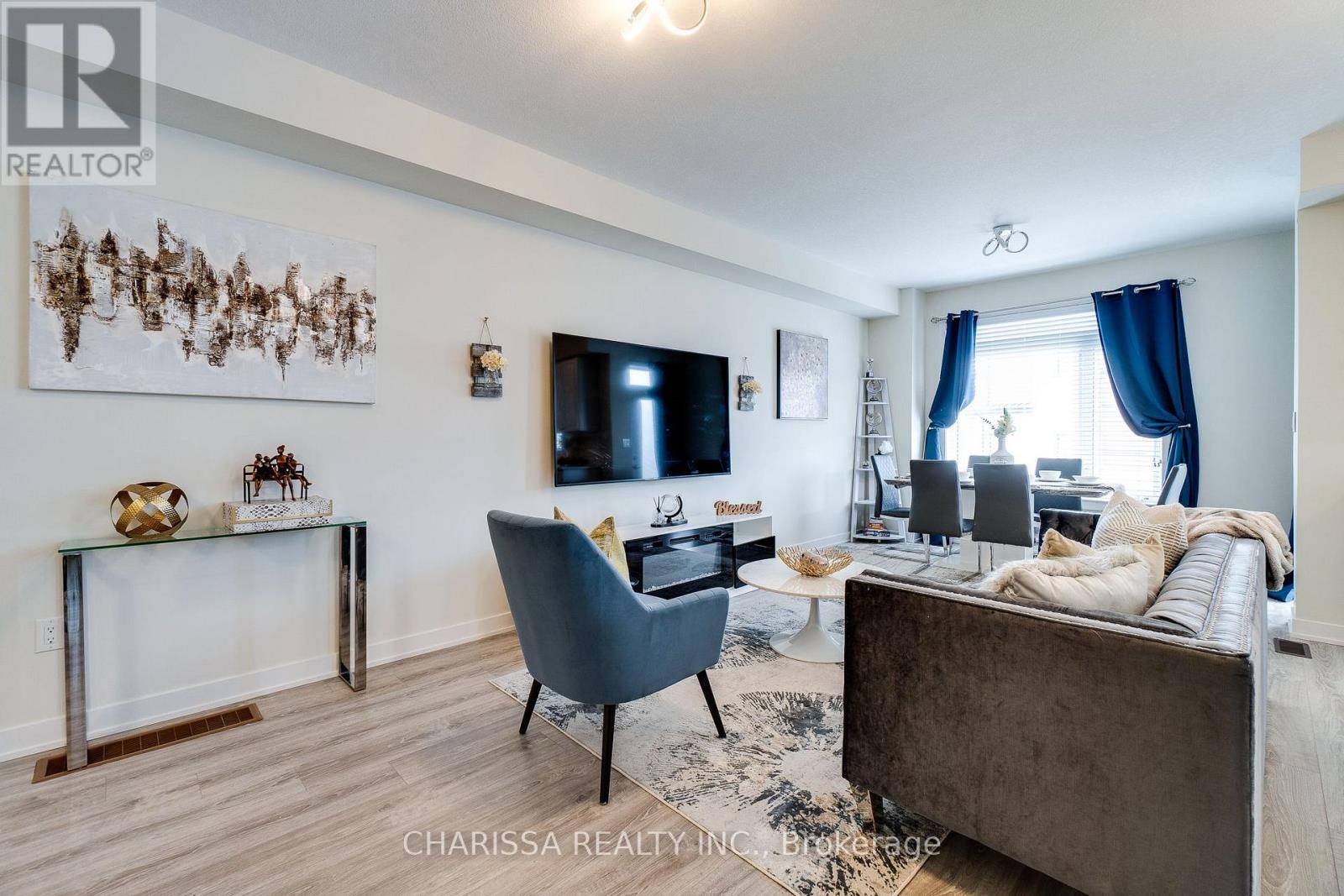 98 - 590 North Service Road, Hamilton, Ontario  L8E 0K5 - Photo 4 - X12527726