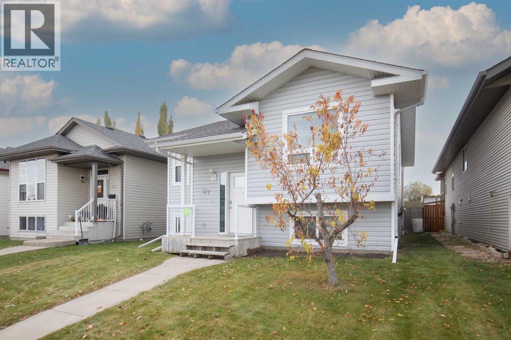 127 Ireland Crescent, Red Deer, Alberta  T4R 3K6 - Photo 2 - A2266853