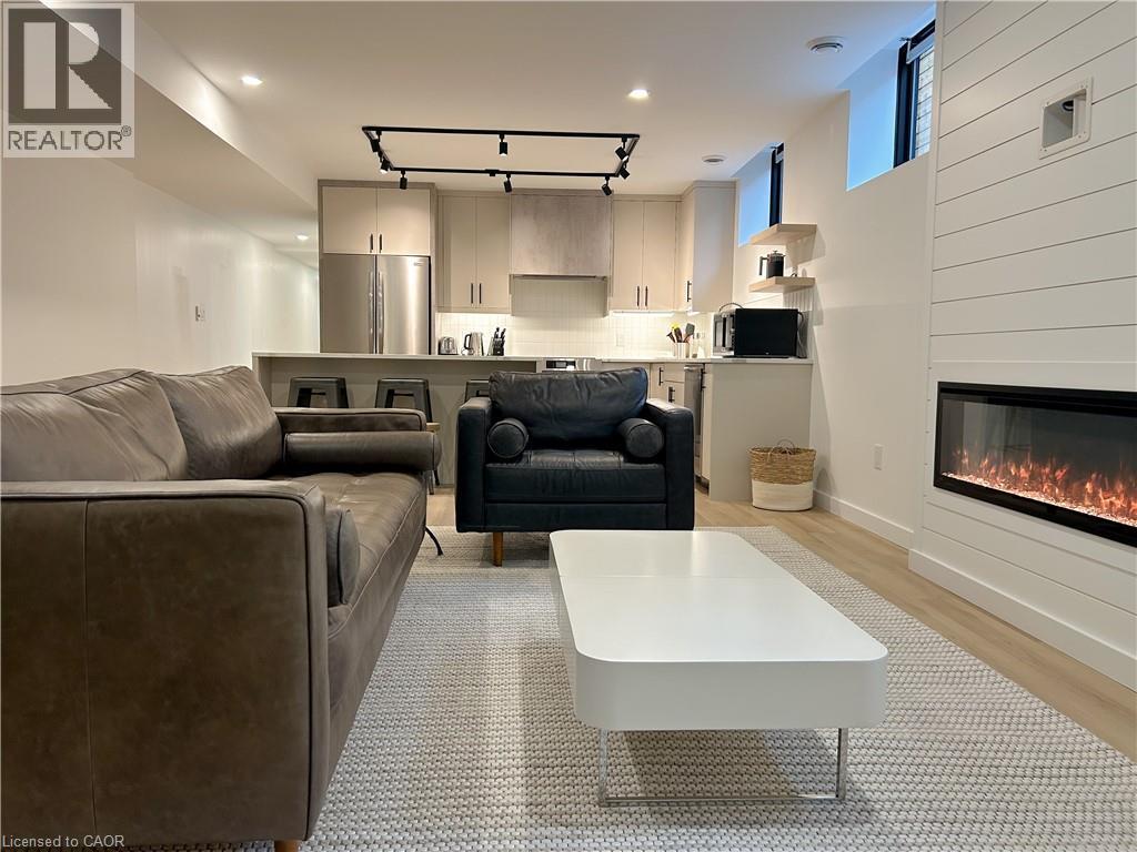 77 Melbourne Street, Hamilton, Ontario  L8P 2A5 - Photo 1 - 40786037