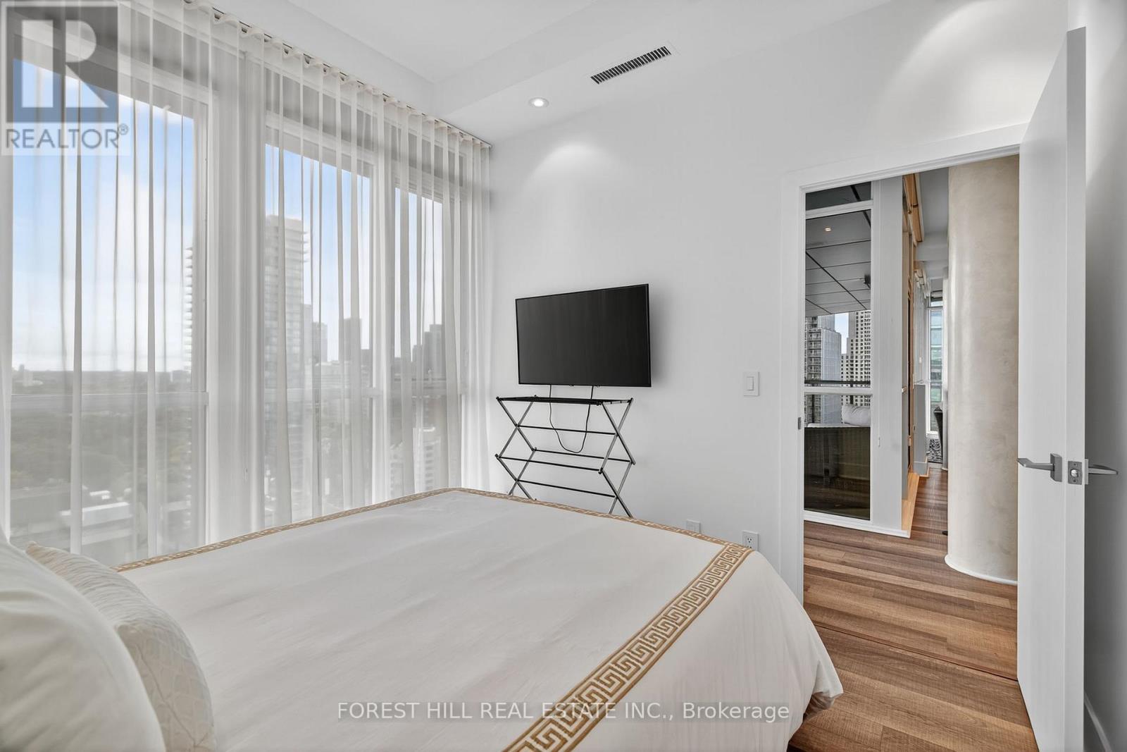 2207 - 32 Davenport Road, Toronto, Ontario  M5R 0B5 - Photo 16 - C12518790