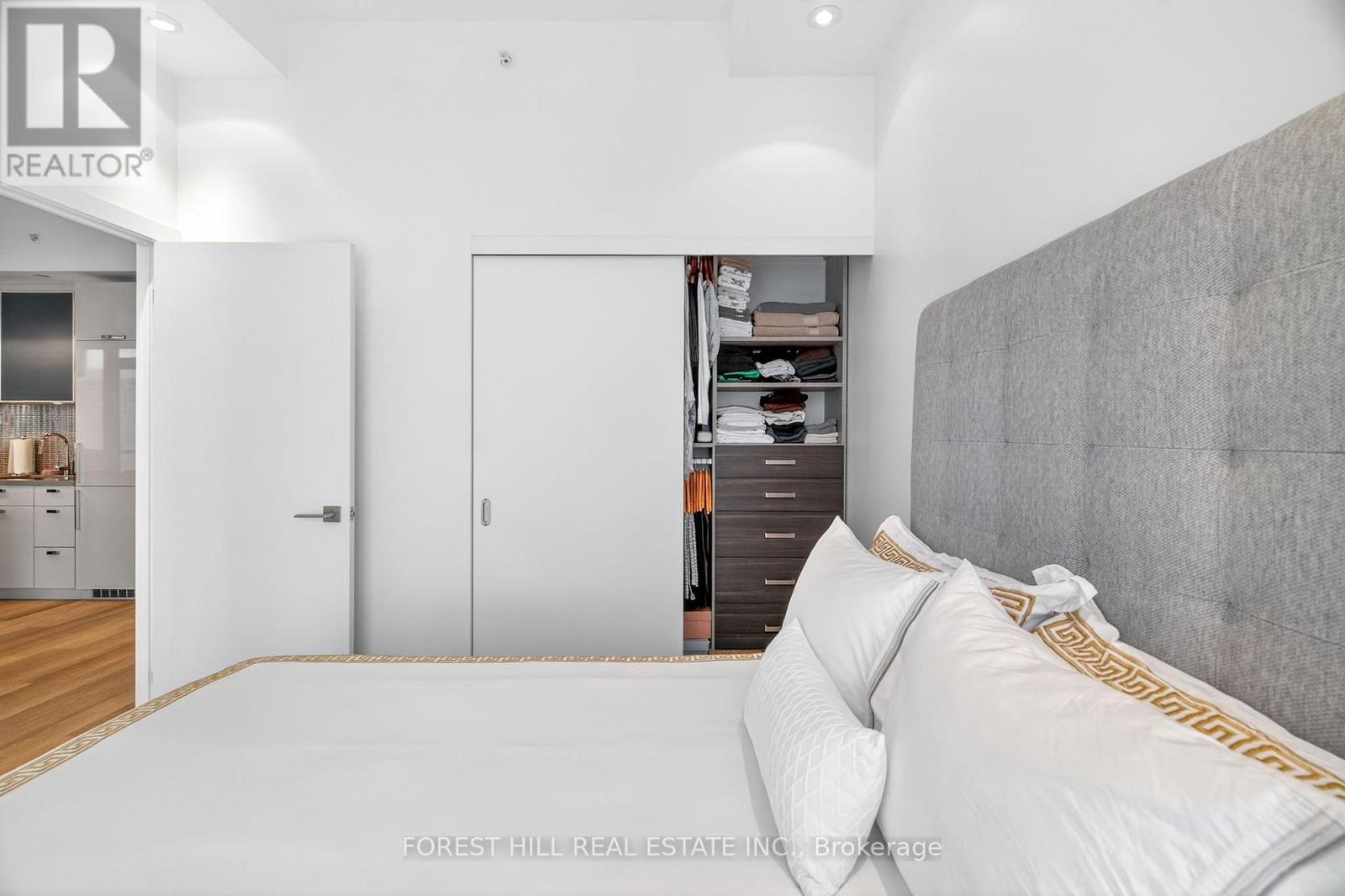 2207 - 32 Davenport Road, Toronto, Ontario  M5R 0B5 - Photo 14 - C12518790