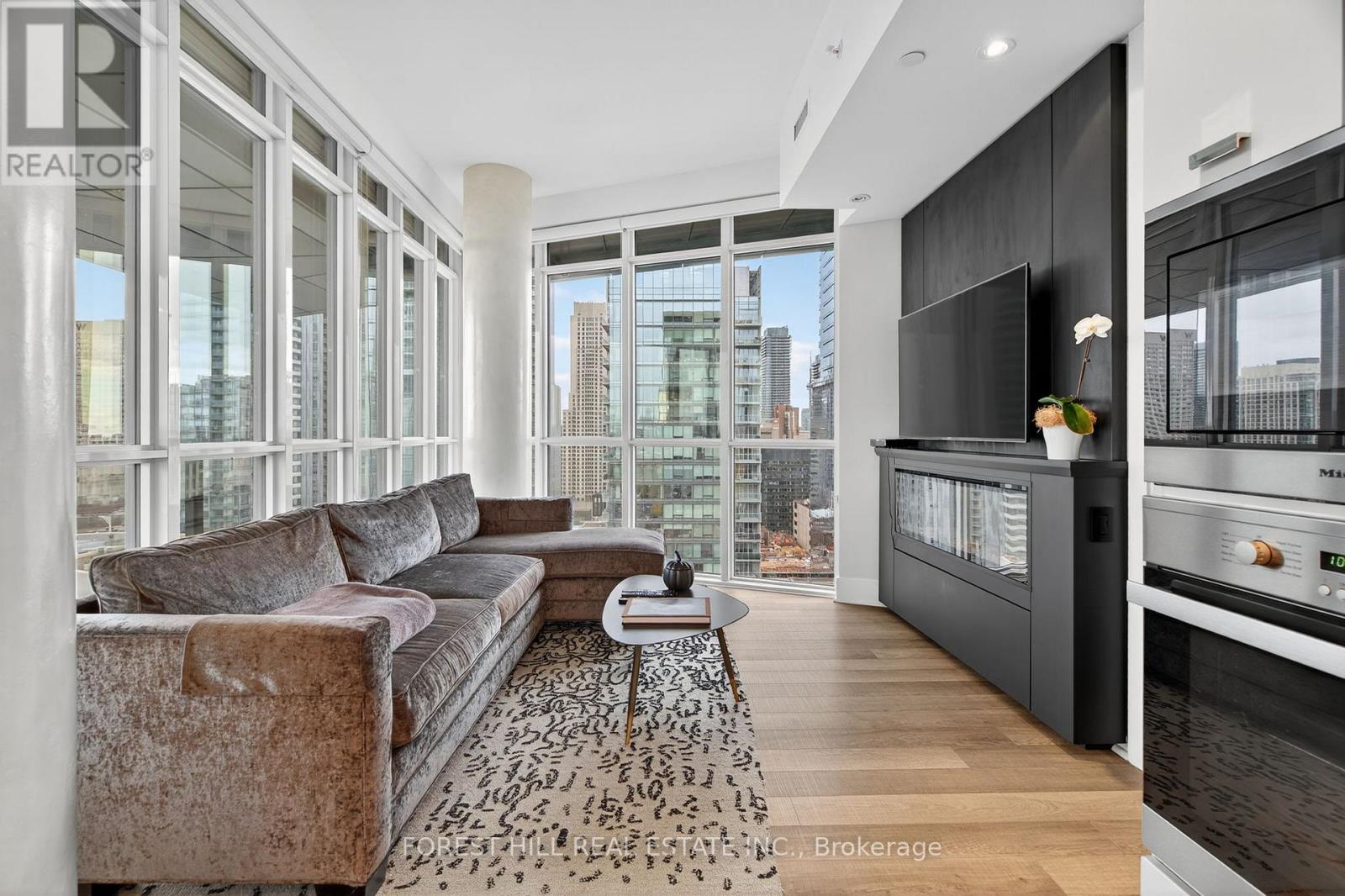 2207 - 32 Davenport Road, Toronto, Ontario  M5R 0B5 - Photo 5 - C12518790