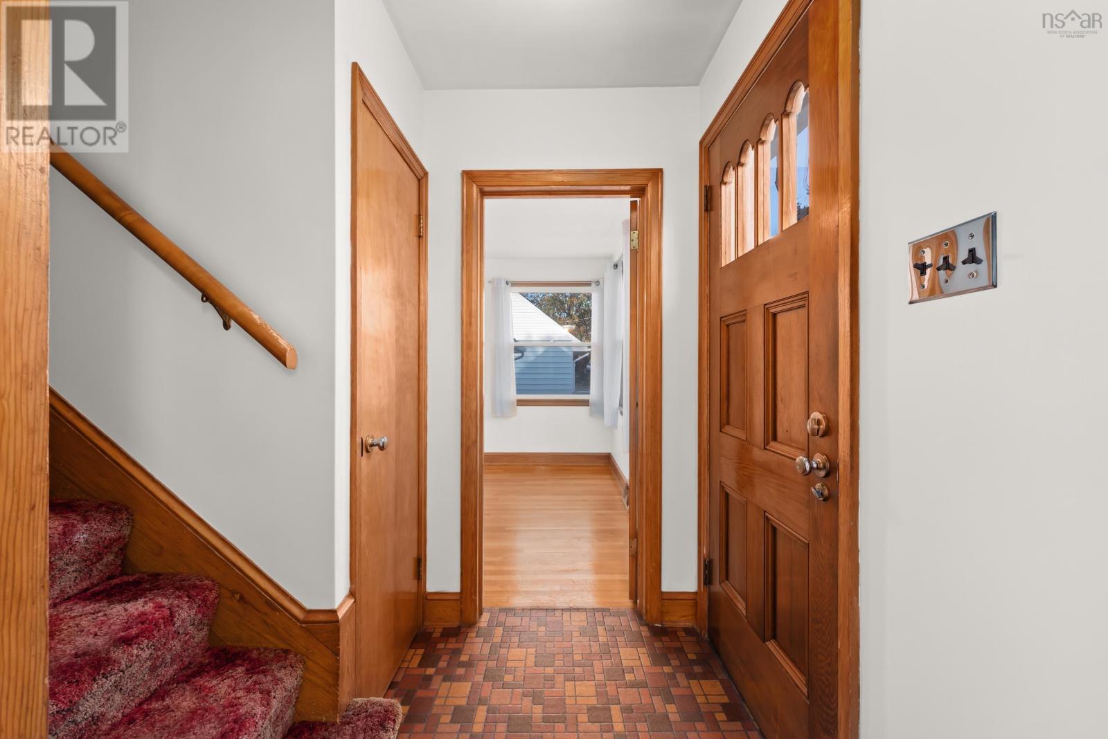 Property at 18 Margaree Parkway image 4