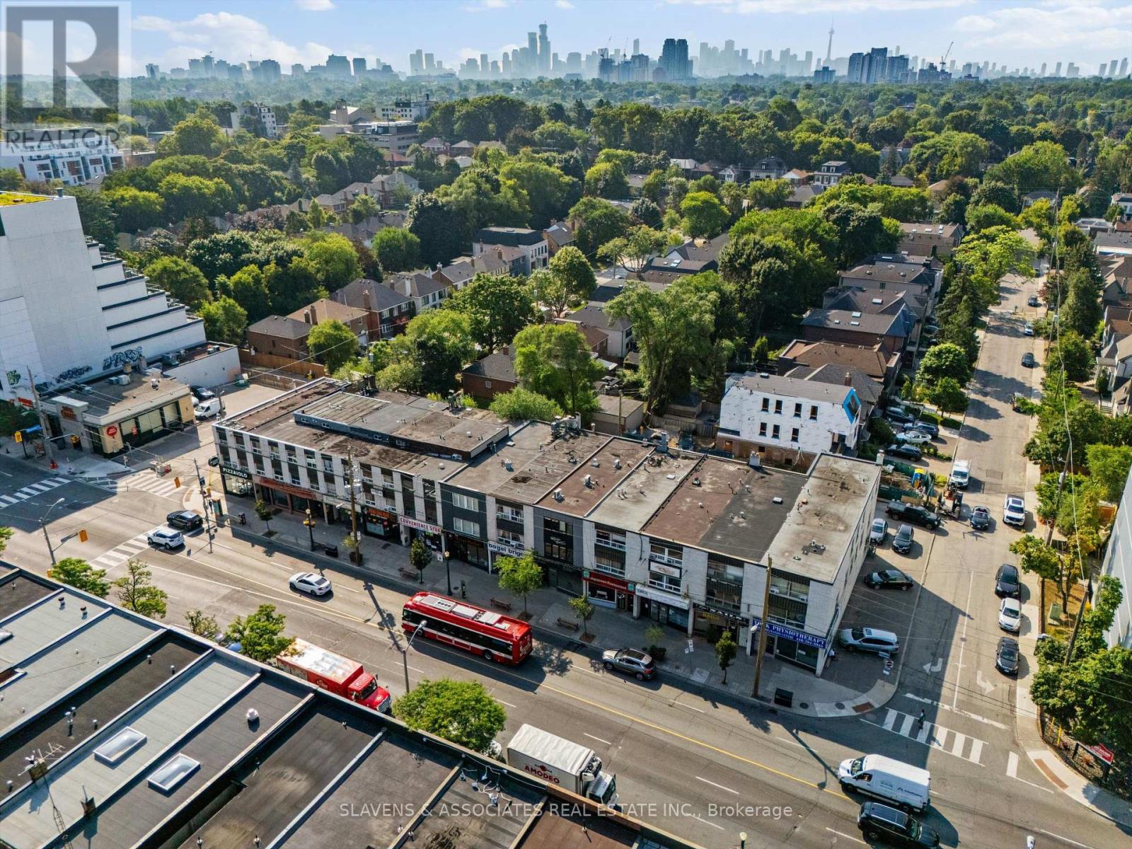 971 Eglinton Avenue W, Toronto, Ontario  M6C 2C4 - Photo 9 - C12527874