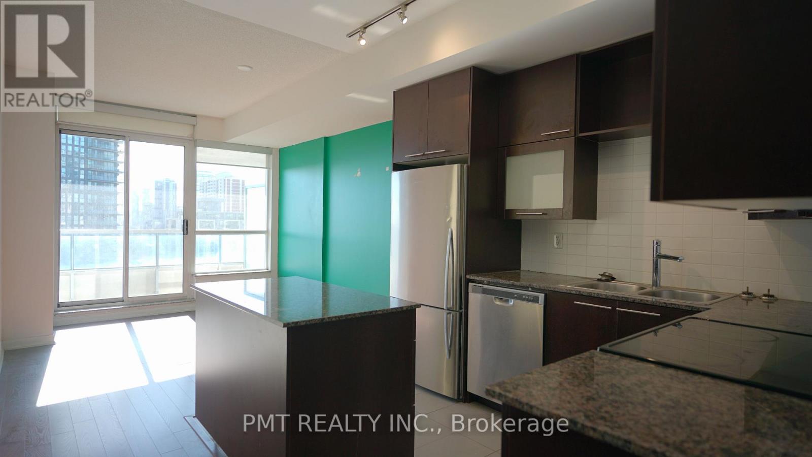 1305 - 500 Sherbourne Street, Toronto, Ontario  M4X 1L1 - Photo 3 - C12527878