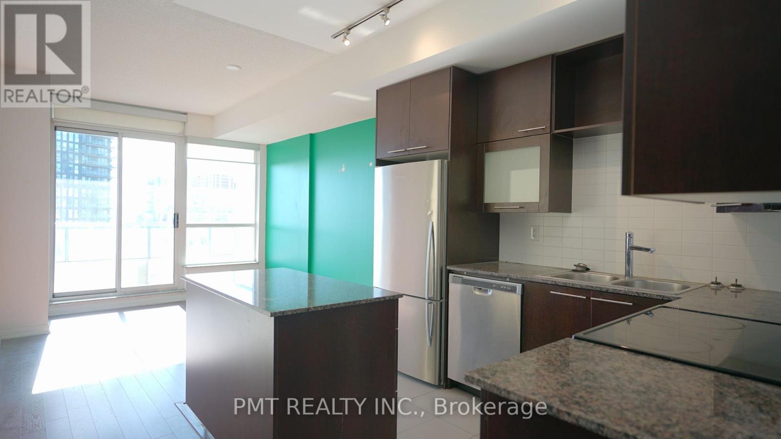 1305 - 500 Sherbourne Street, Toronto, Ontario  M4X 1L1 - Photo 9 - C12527878