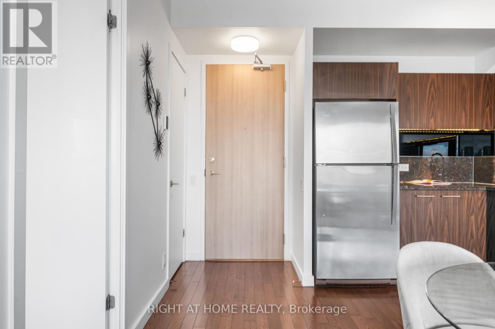 2404 - 390 Cherry Street, Toronto, Ontario  M3B 0A7 - Photo 2 - C12527970