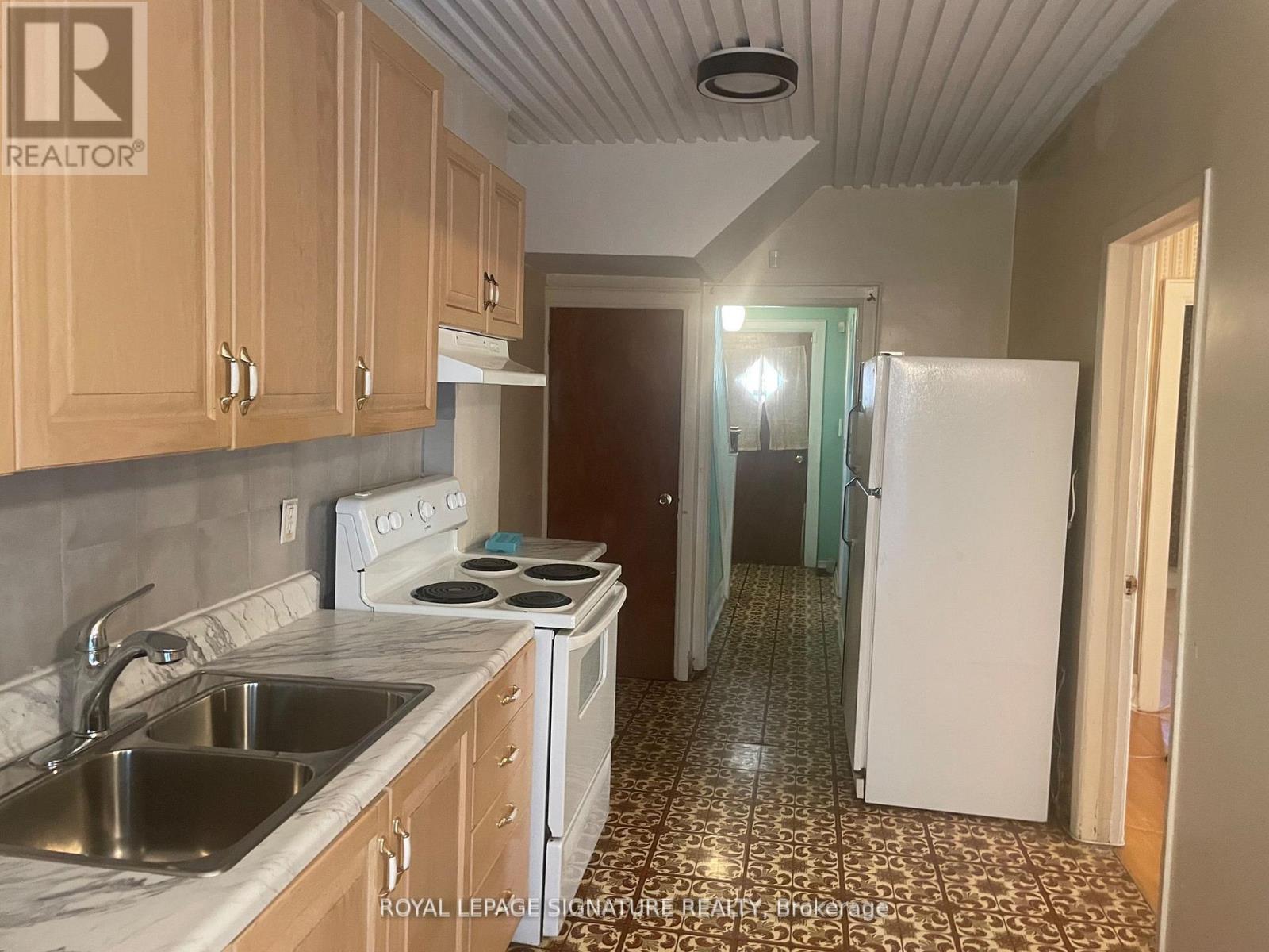 61 Belvidere Avenue, Toronto, Ontario  M6C 1P8 - Photo 23 - C12527976