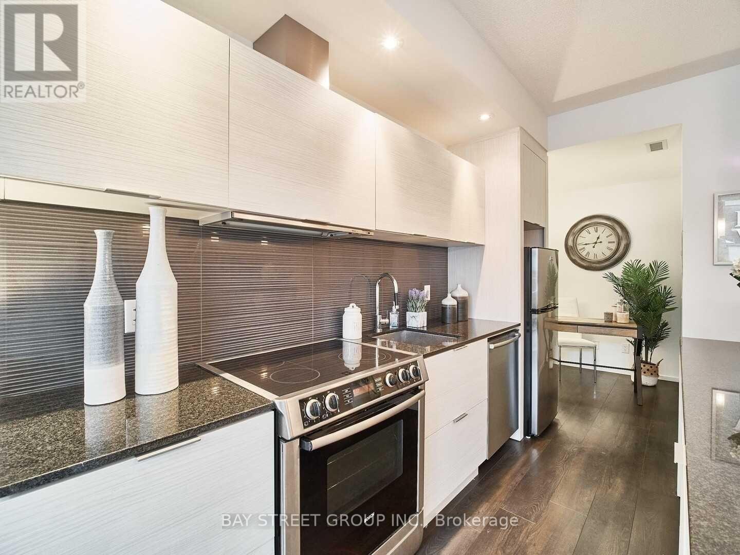 510 - 8 Charlotte Street, Toronto, Ontario  M5V 0K4 - Photo 10 - C12528032