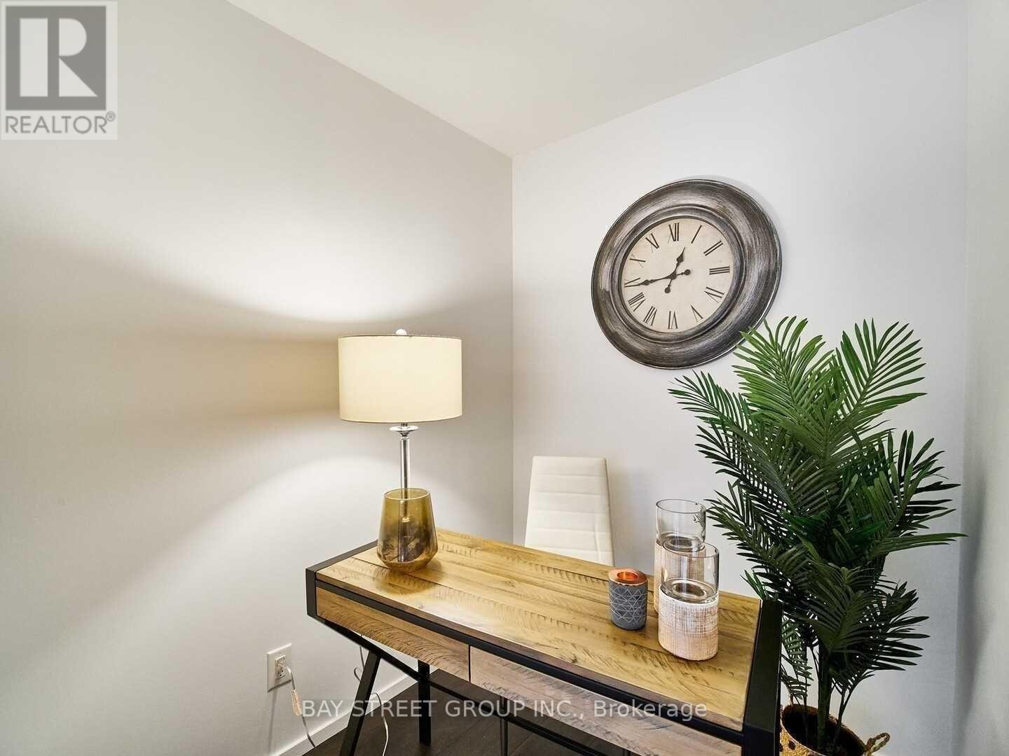 510 - 8 Charlotte Street, Toronto, Ontario  M5V 0K4 - Photo 18 - C12528032