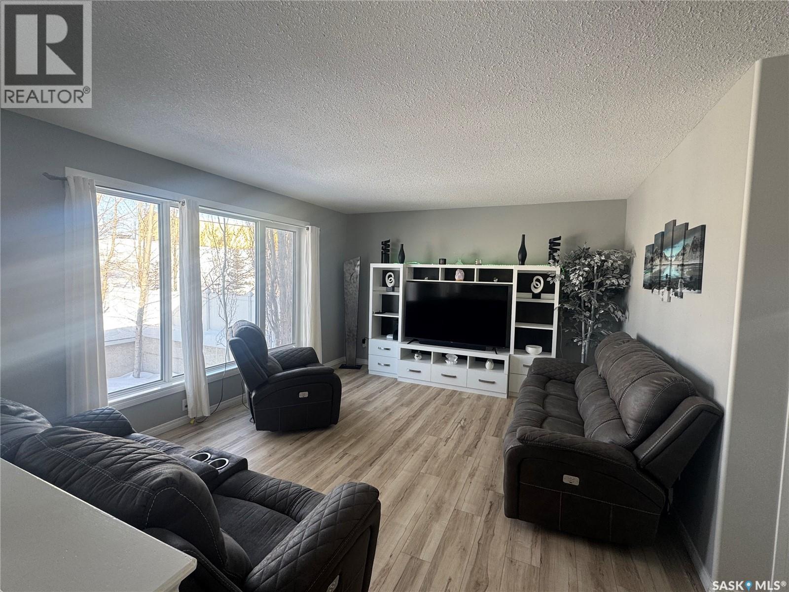 509 Meadow Road, Pilot Butte, Saskatchewan  S0G 3Z0 - Photo 11 - SK023742