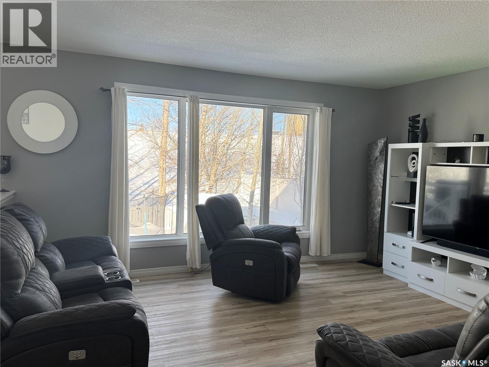 509 Meadow Road, Pilot Butte, Saskatchewan  S0G 3Z0 - Photo 12 - SK023742