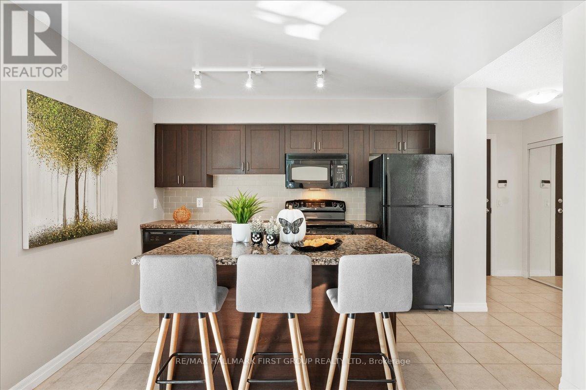 303 - 1600 Charles Street, Whitby (Port Whitby), Ontario  L1N 0G4 - Photo 5 - E12485762