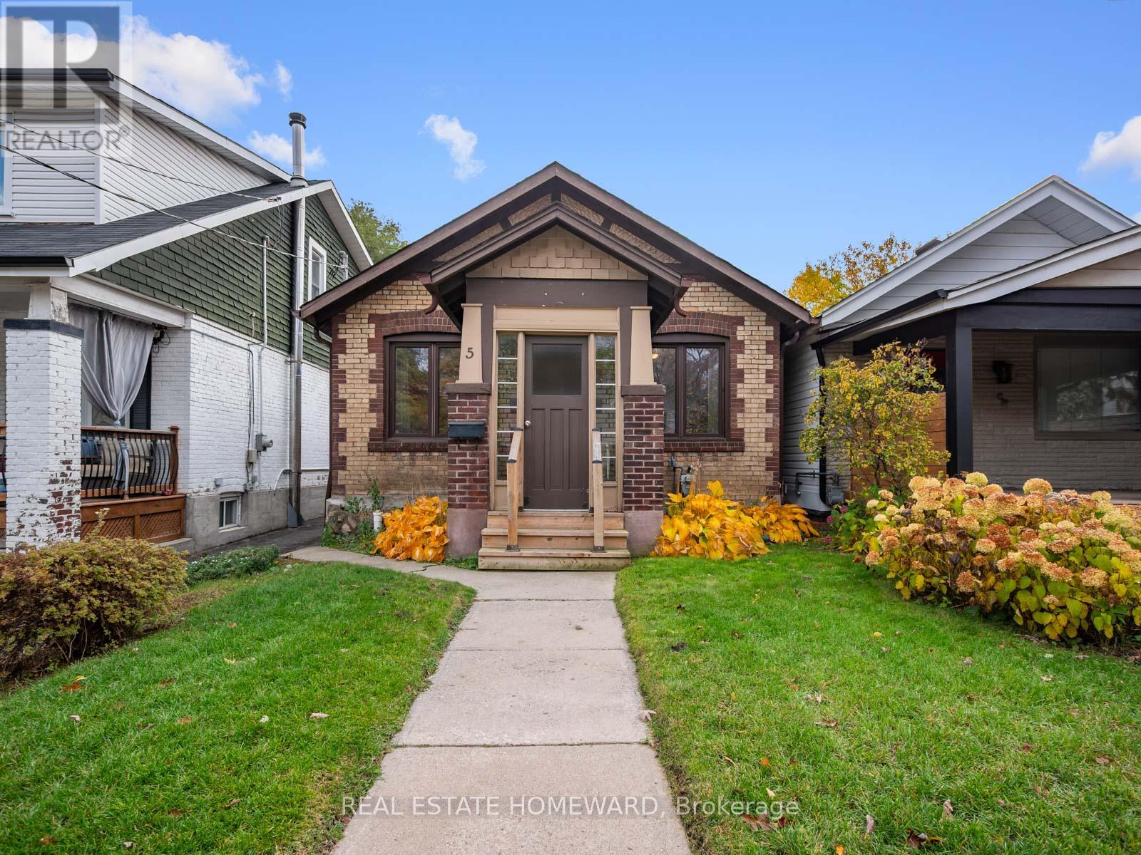 5 NORTHVIEW AVENUE, Toronto, Ontario