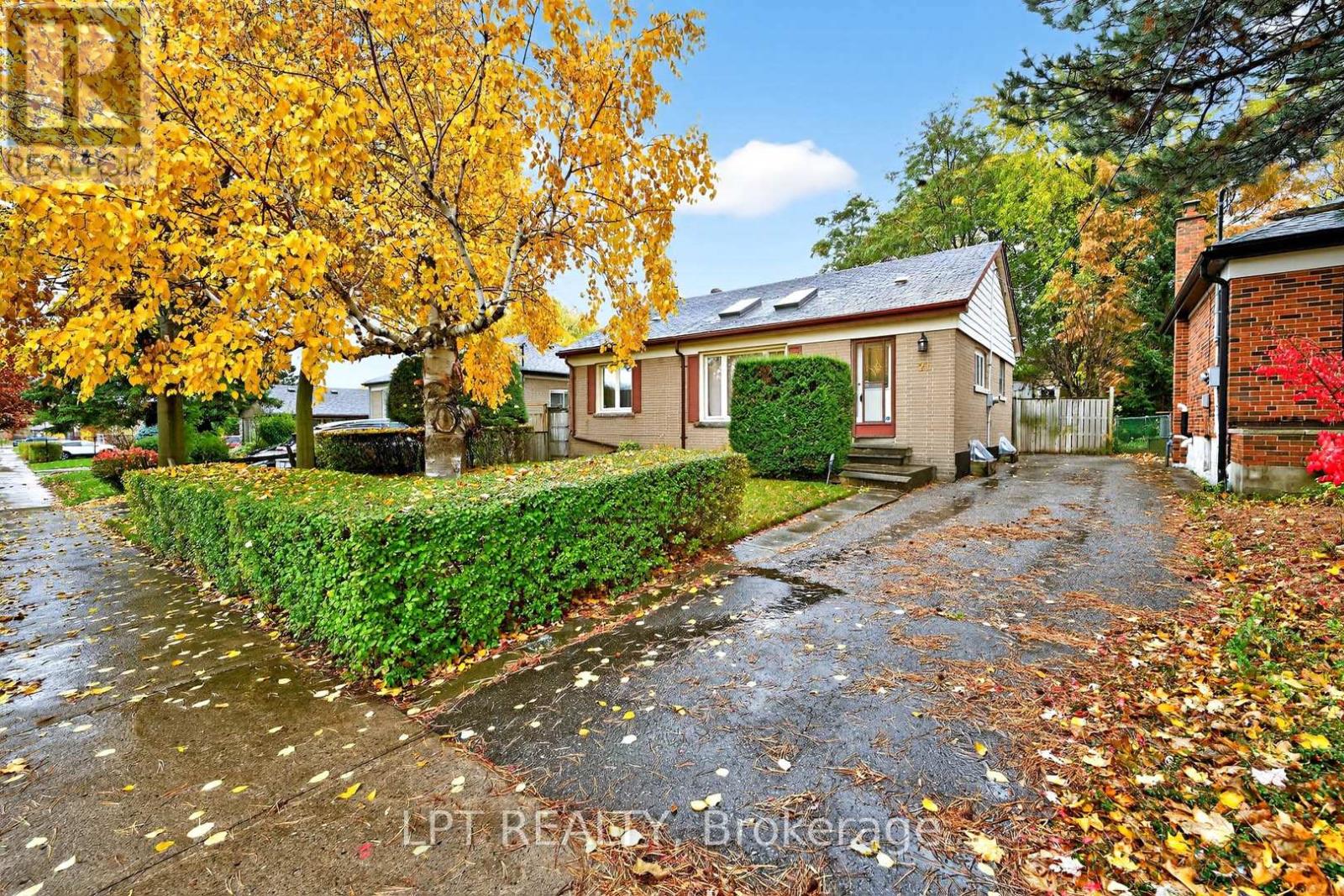 21 KNOWLTON DRIVE, Toronto, Ontario